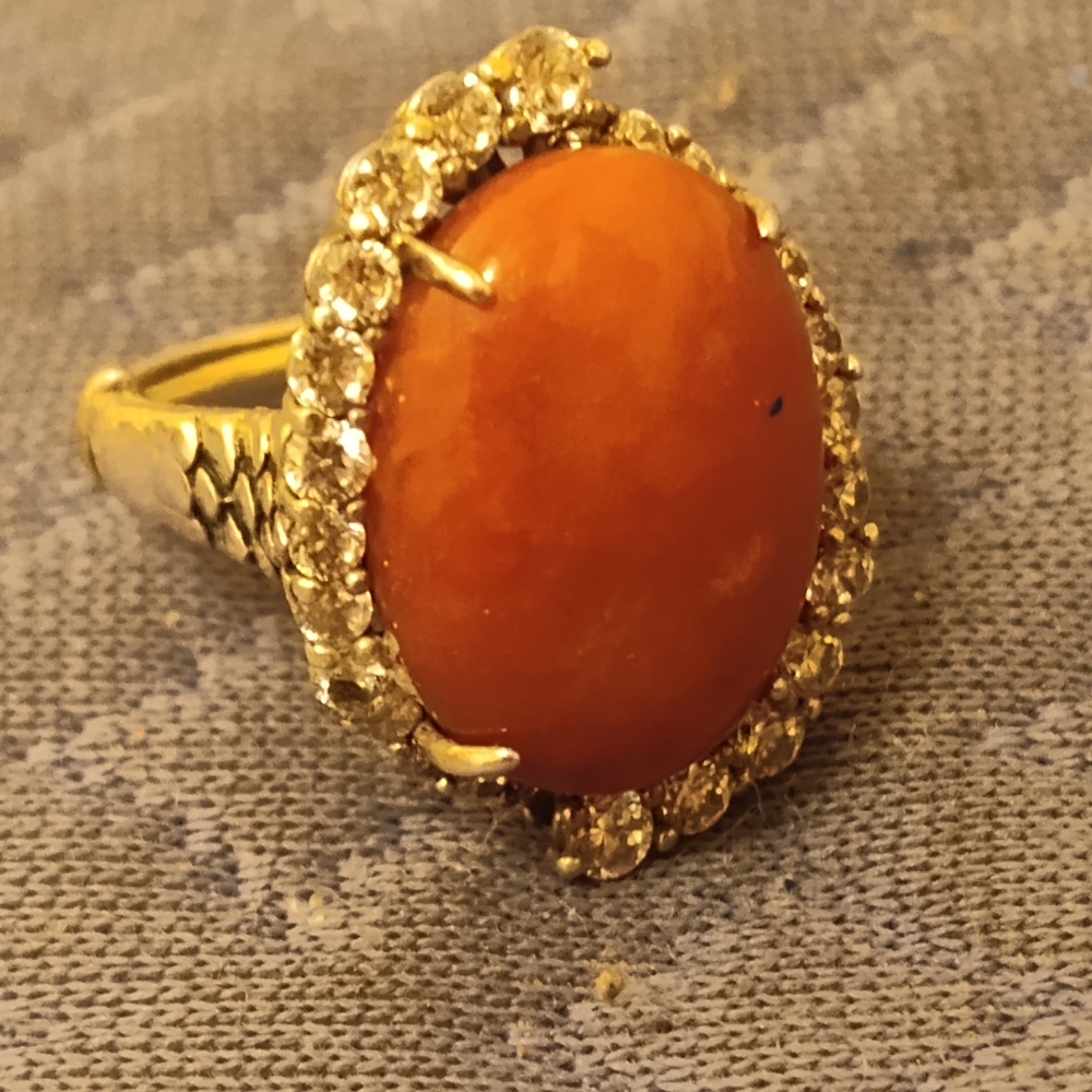 Elegant Gold and Orange Gemstone Ring